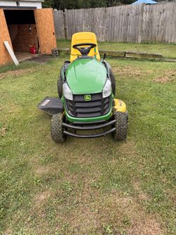 John Deere Riding Lawn Mower