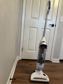 cordless vacuum cleaner