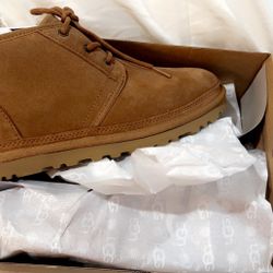 NWT UGG BOOTS SIZE 9