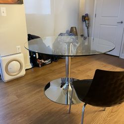 Calligaris Round Glass Dining Table