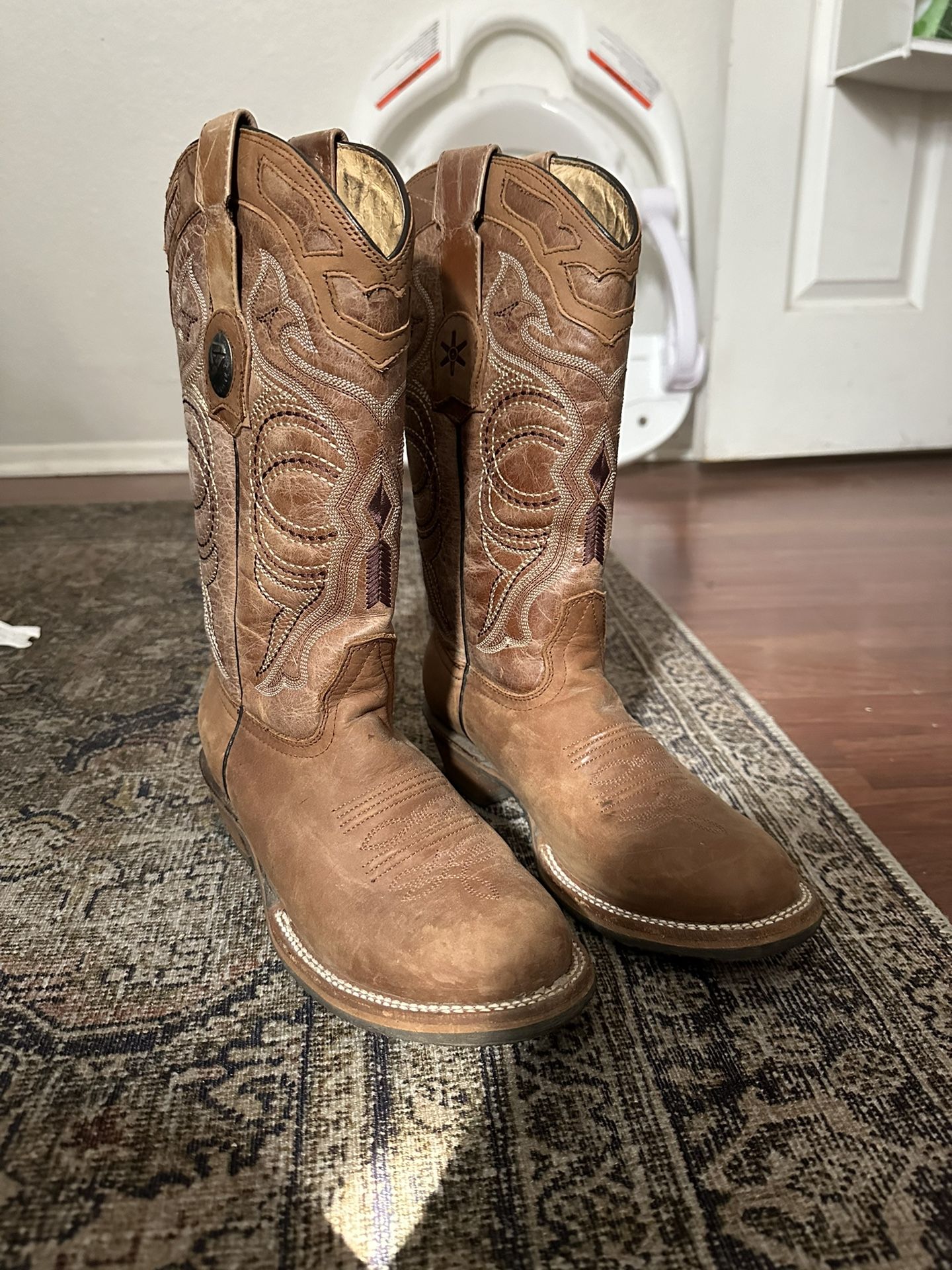 Women's ultimate rodeo tombstone boots