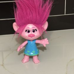  Hasbro Dreamworks Trolls Poppy Doll with Dress