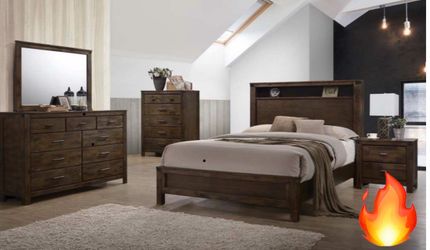 Quality wood Large Queen /King bed set