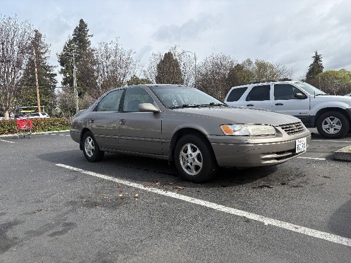 1999 Toyota Camry 