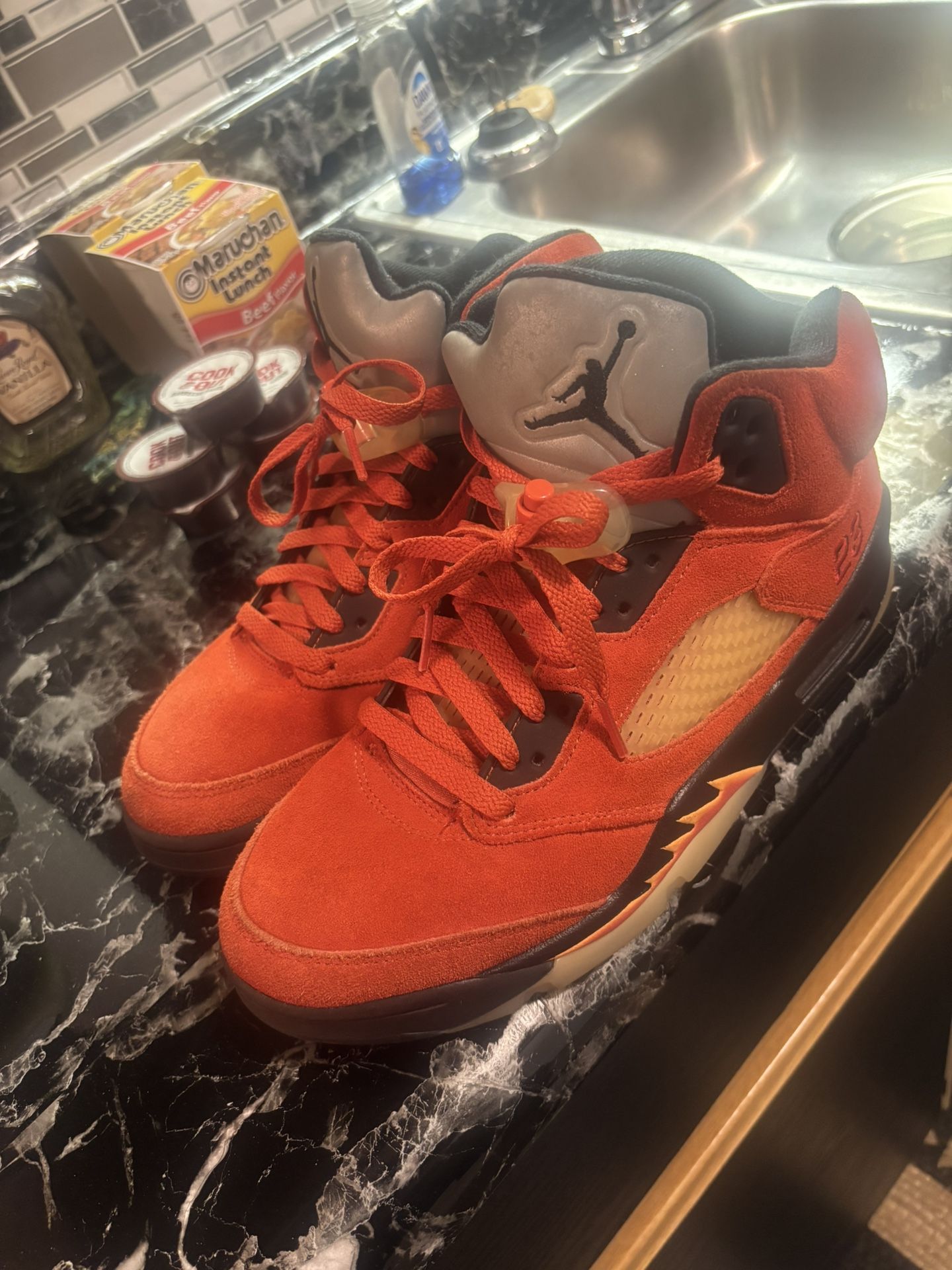 dunk of mars 5s