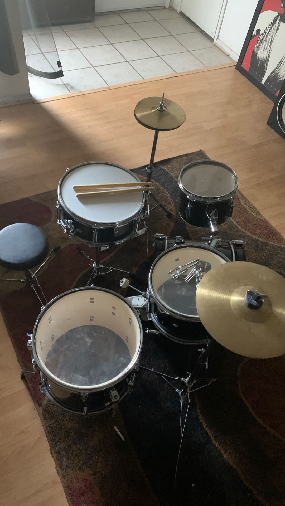 Ludwig kids drum set. $300 or better offer.