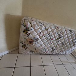 Free Twon Mattress 