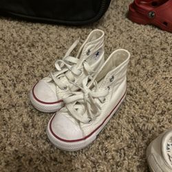 Size 6 Toddler Converse 