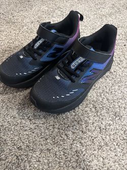 New Balance 625 Kids Sneakers size 1 Wide