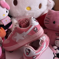 RARE Hello Kitty x BAPE STA Low Pink/ White - Women's Size 5.5 - Brand New with Box