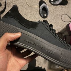 Alexander McQueen Oversized Low Top Sneakers – Black (Size 11.5, w/ Receipt)