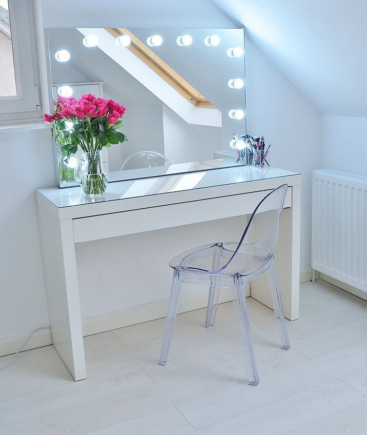White Vanity Desk With Mirror 