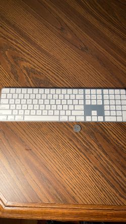 Apple keyboard A2520