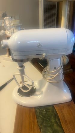 Used KitchenAid mixer in great condition