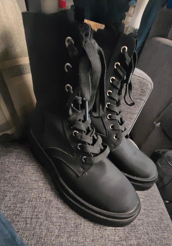 Mid-calf Combat Boots