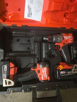 Milwaukee M18 Fuel Drill & Impact Driver Combo Kit
