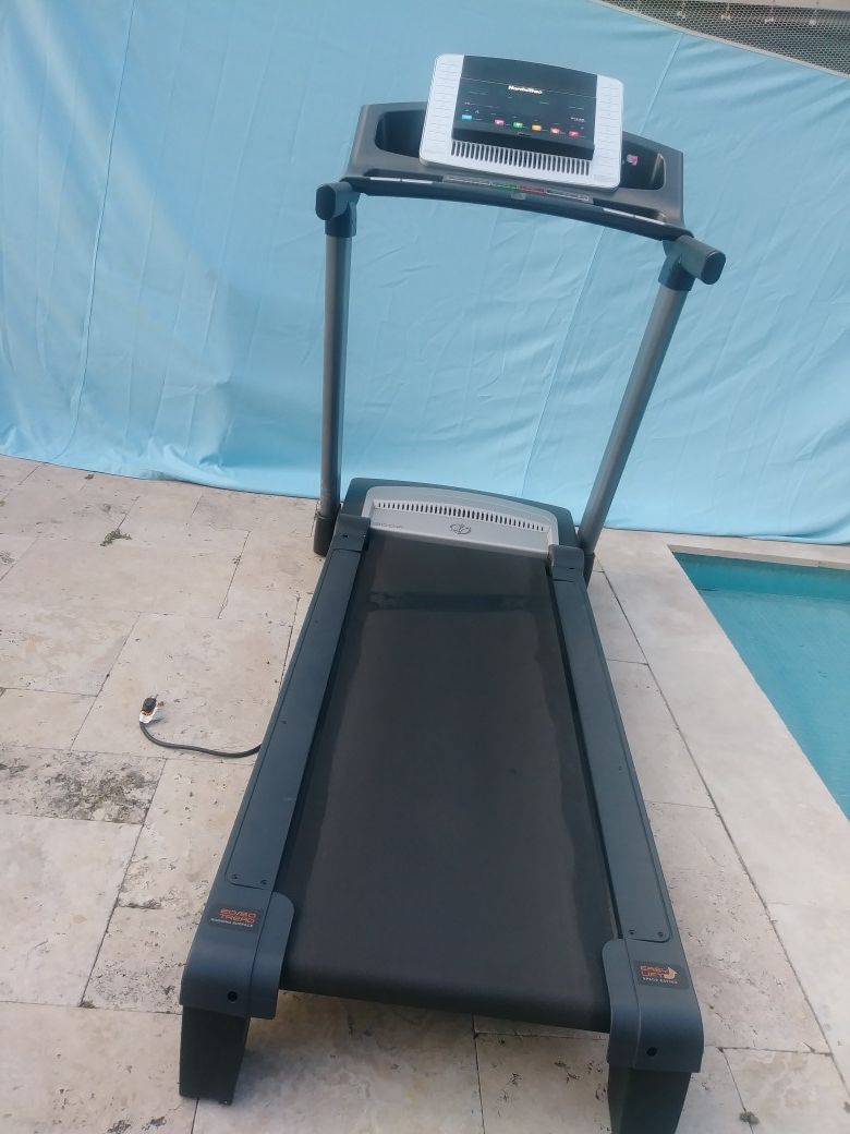 MAKIN SPACE IN MY GUESTSROOM, GREAT BARGAIN! NORDICTRACK TREADMILL 8.0.