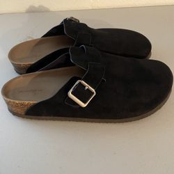 Blacke suede slides