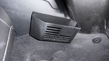New in box Jeep Wrangler JLU  and Gladiator JT metal center console organizer
