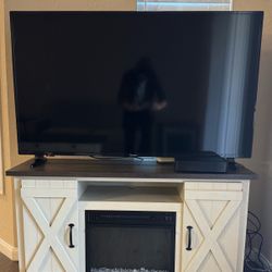 Selling My 55 Inch Tv Just Bought It A Few Months Ago Selling Because Moving Can’t Take It With Me