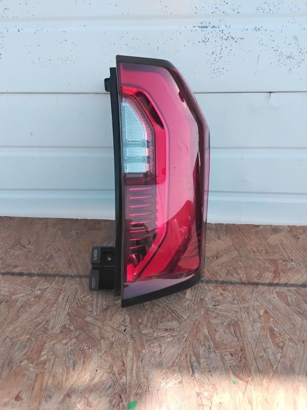 2025-2026 Gmc Yukon Rear Led Taillight