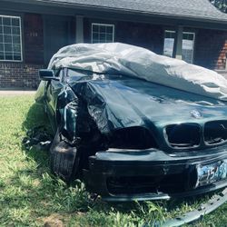   TOTALLED  2001 BMW 325Ci