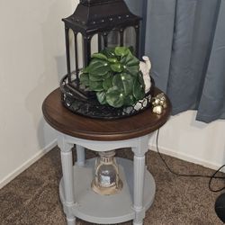 Round Corner Wooden Table