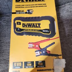 1600 Peak Amp Lithium Jump Starter with USB Power Bank