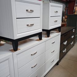 Dresser With 2 Nightstands