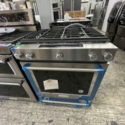 Kitchen Aid 30” Freestanding Gas Range In Stainless Steel New Open Box 