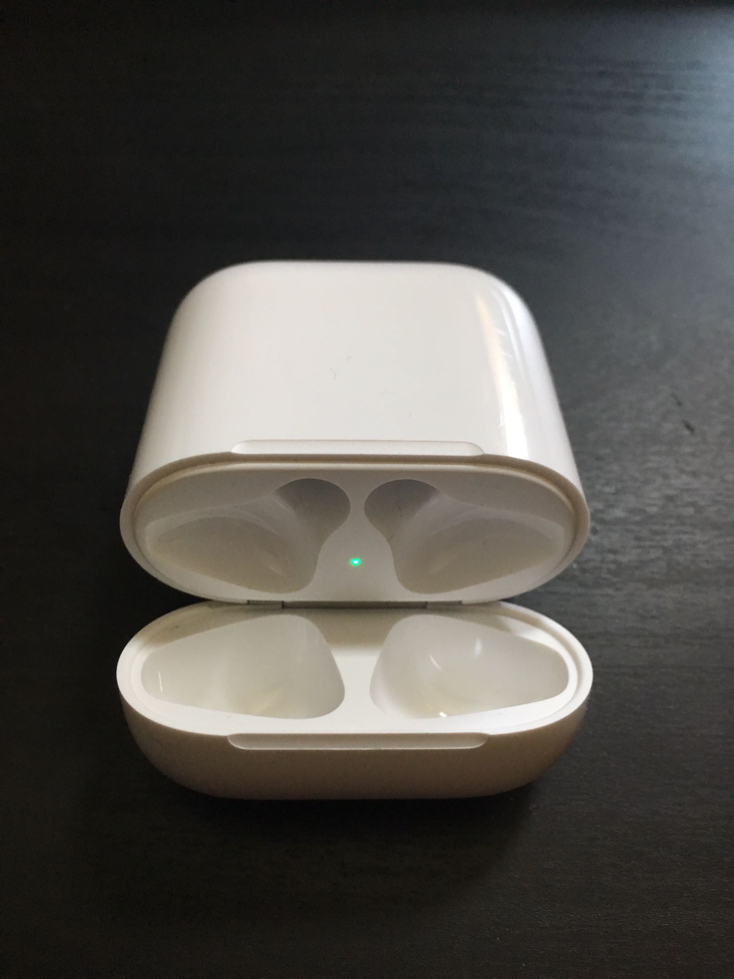 Apple Airpods Charging Case