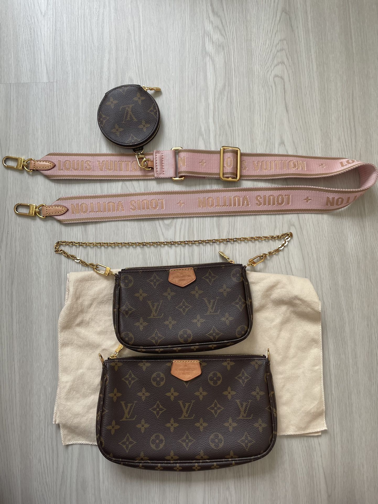 M44823 MULTI POCHETTE ACCESSORIES Shoulder Bags wallet Purse for Sale in  Los Angeles, CA - OfferUp