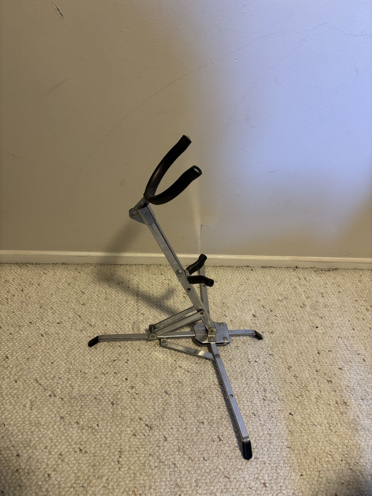 Collapsible Sax Stand
