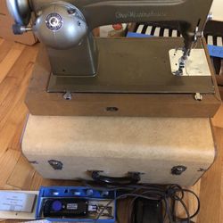 Vintage Sewing Machine 