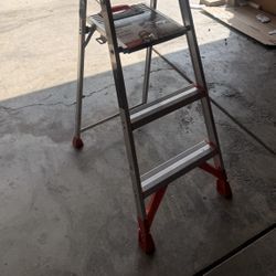 Step ladder 
