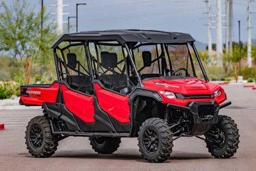 2025 Honda Pioneer 1000-6 Deluxe Crew