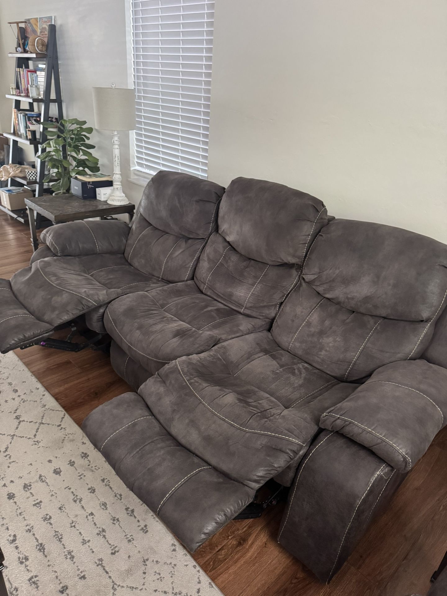 2 Piece Set - Gray Reclining Couches
