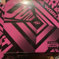 ATEEZ Albums And PCs