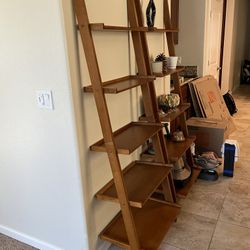 2 Wood Stands