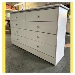 Dresser/ Eight drawers dresser