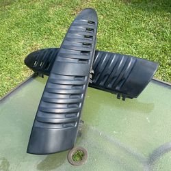 Rear Pillars For 99 To 06 Yukon
