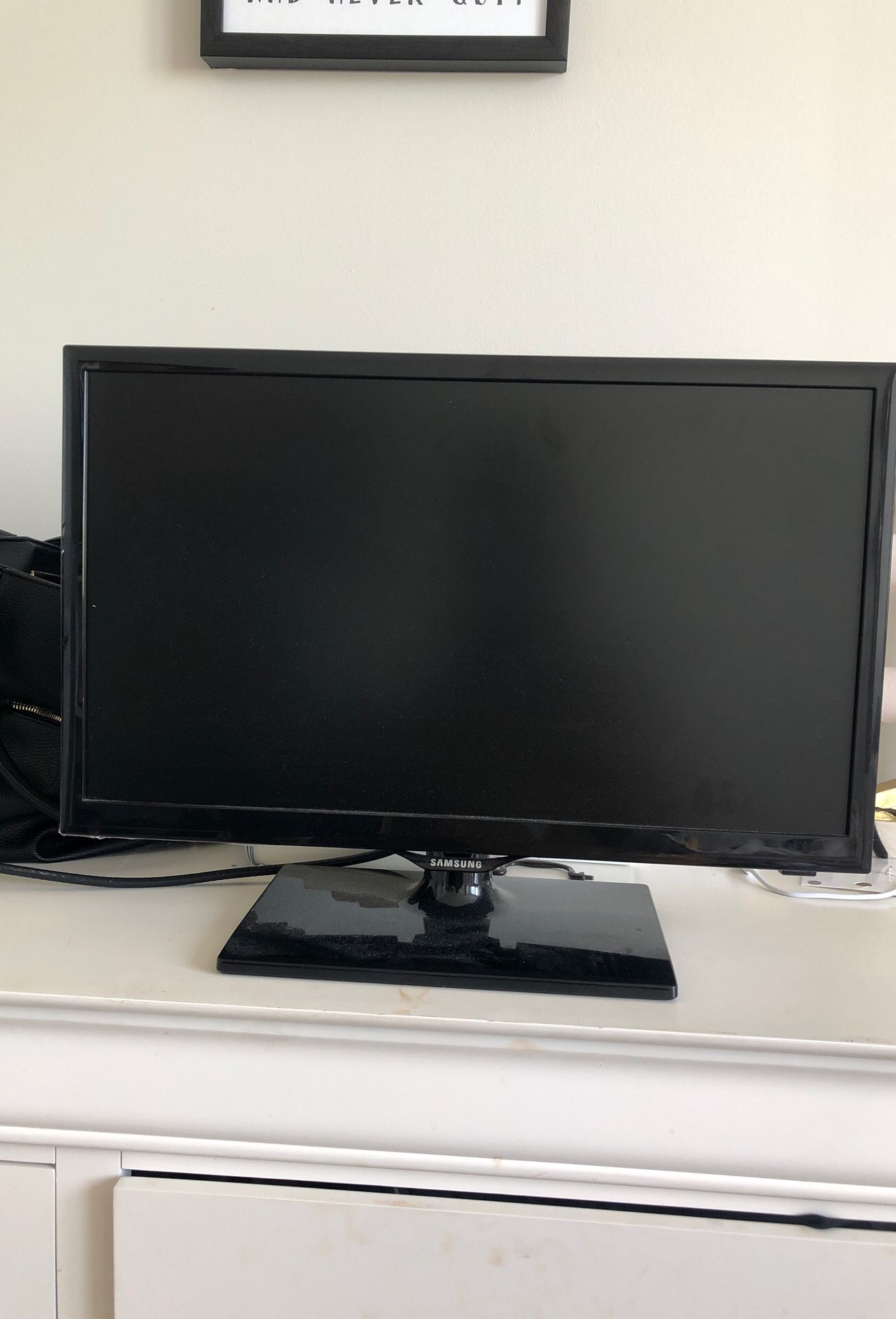 Samsung 24 inch flat screen tv