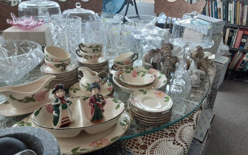 FRANCISCAN WEAR DESSERT ROSE, PRINCESS HOUSE, WATERFORD, CRYATAL, VINTAGE GOLD LEAF GLASSES AND MORE. $5 AND UP. CHECK MY PICS.