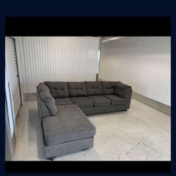 Comfy Nice Gray Sectional Couch 