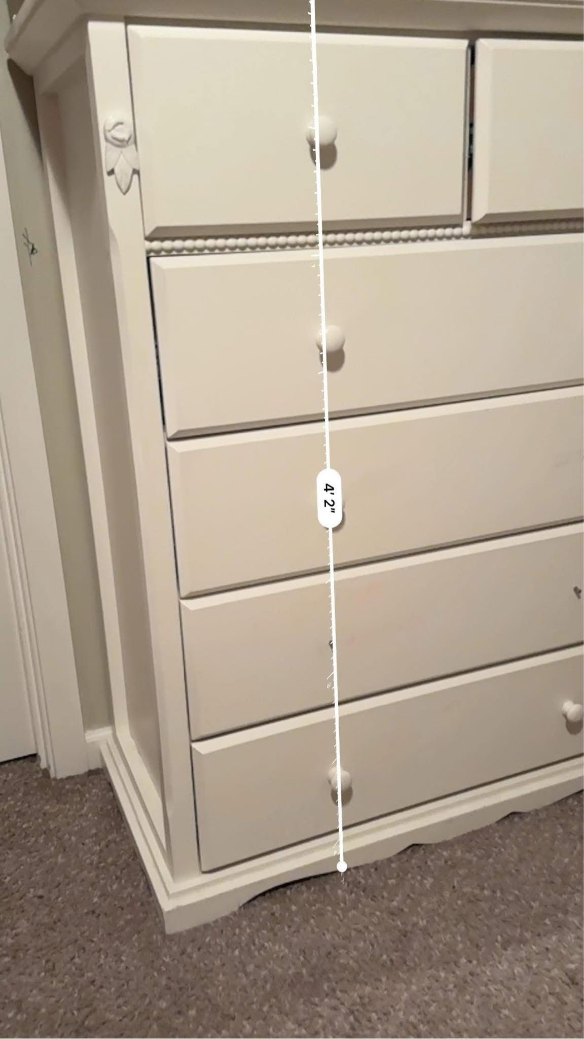 Dresser Chest & Nightstand 