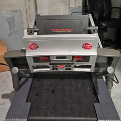 Pro-Form Crosswalk 390 Treadmill – Excellent Condition