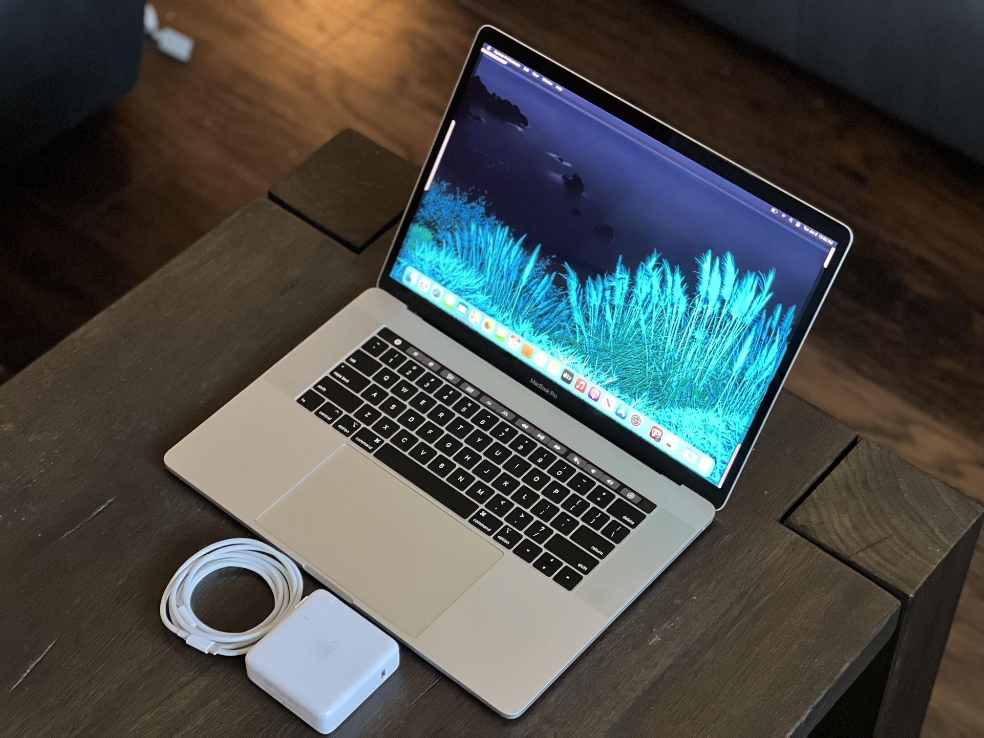 15” MacBook PRO 2.3GHz 8Core i9 (16gb/500gb)