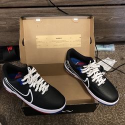 Nikes D/ms/x Size 10.5
