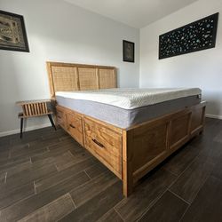 Custom Wooden Queen Bed frame And Mattress