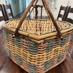 🧺 Wicker Basket – $10